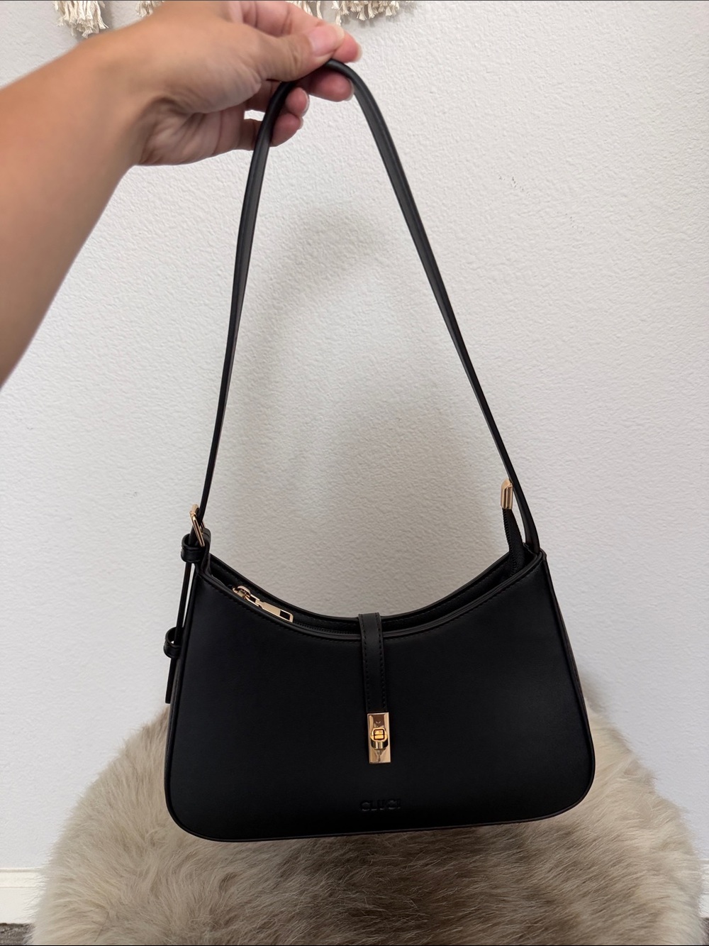 Classic Black Shoulder Bag - Unbranded